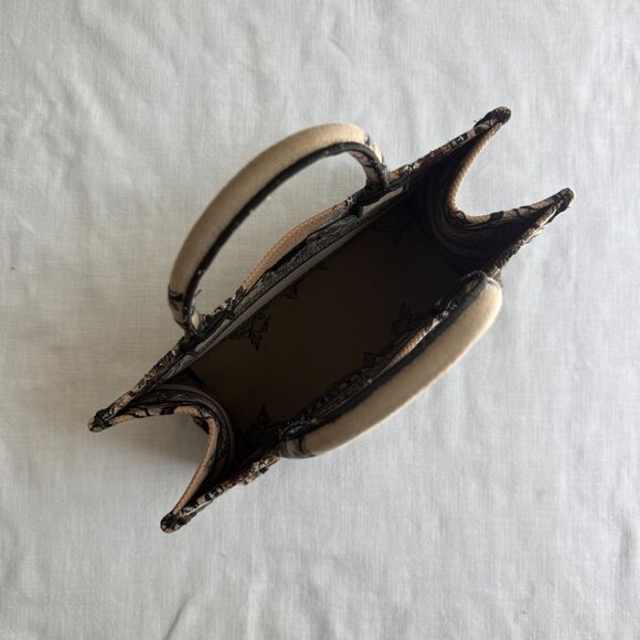 Dior Book Tote Embroidered Floral Canvas - BRAND NEW - Picture 8 of 11